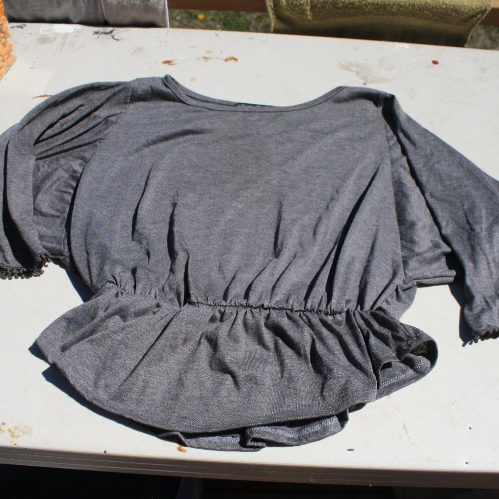 Grey 3/4 sleeve loose shirt with elastic waist